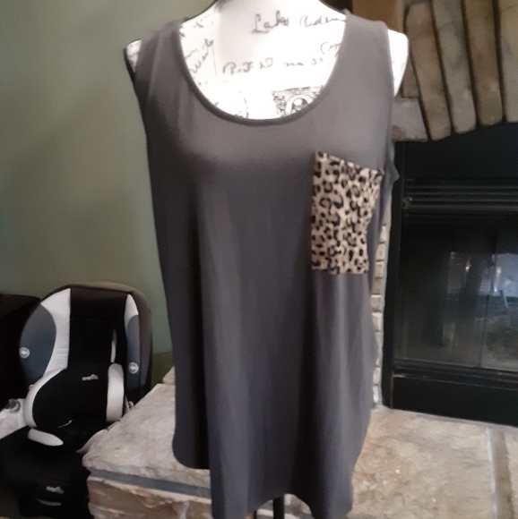 Zenana Leopard Pocket Tank top - Picture 8 of 9
